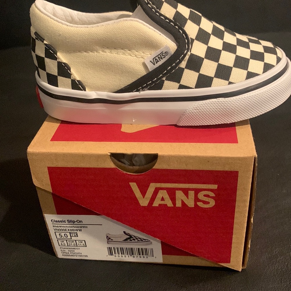 Vans classic Slip-on black and white checkerboard NWT new toddler baby size 5